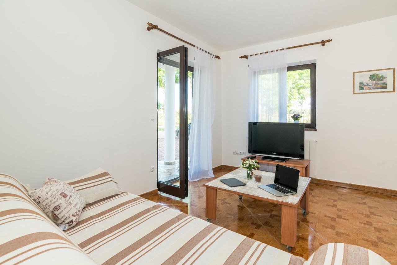 Apartments Vienna Zambratija Szoba fotó