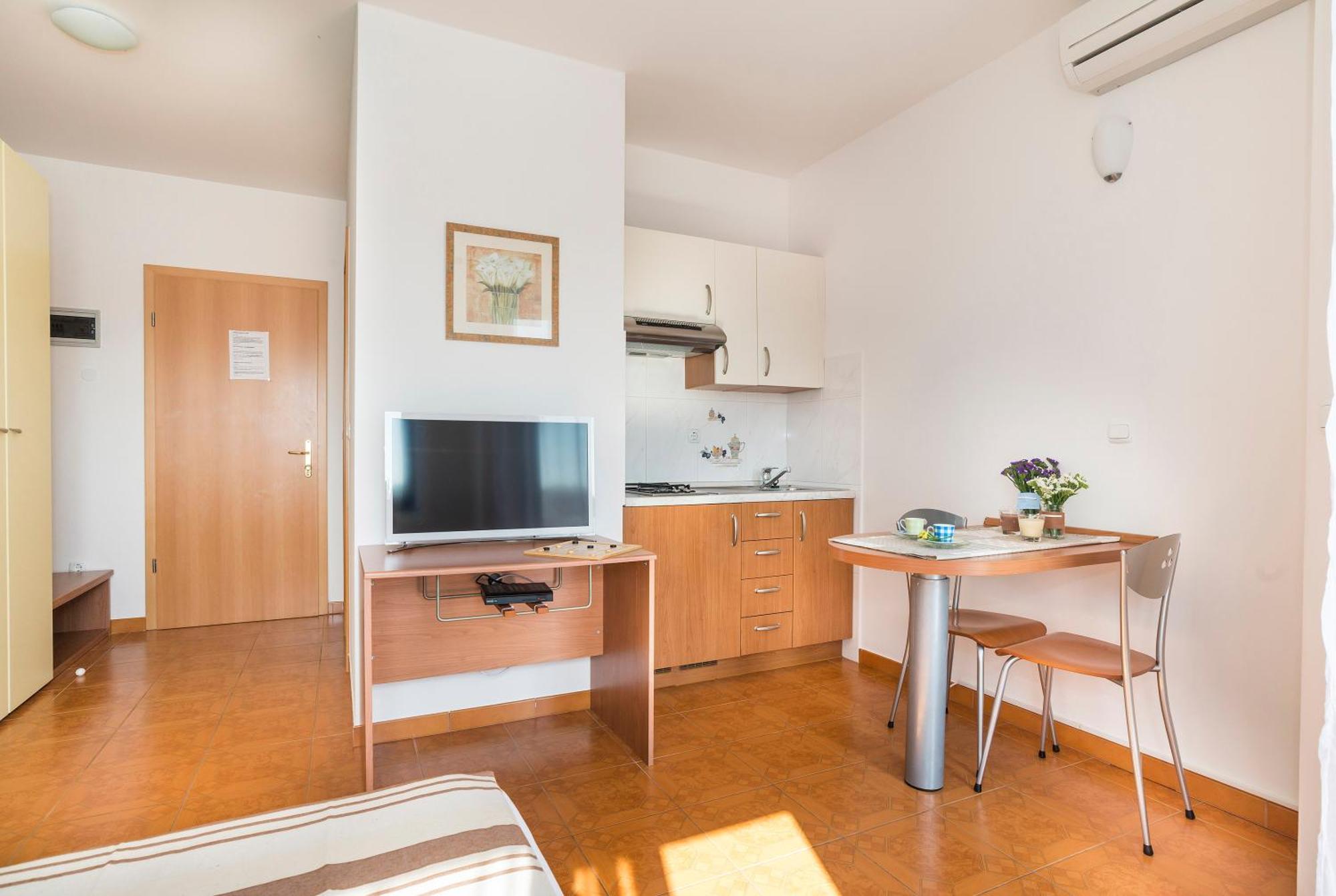 Apartments Vienna Zambratija Szoba fotó